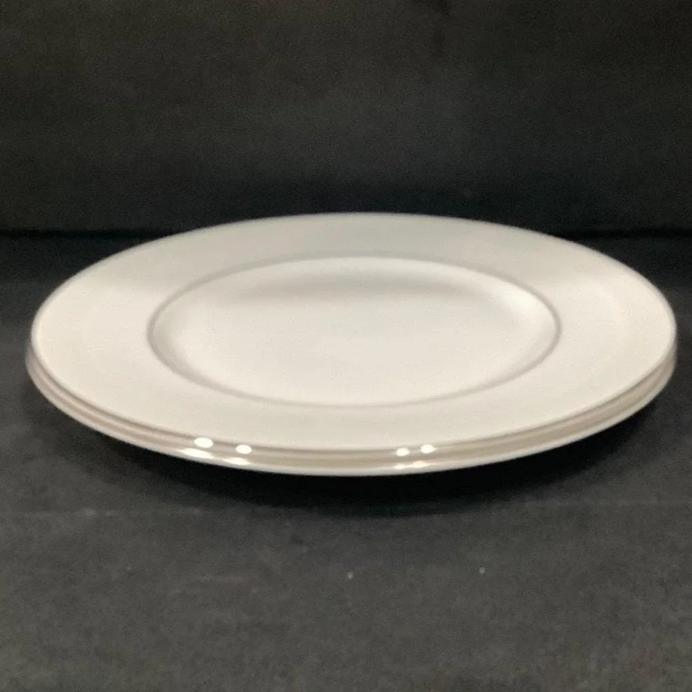 Royal Doulton‎ Amulet Dinner Plates, Set of 2, Vtg White Floral Fine Bone China